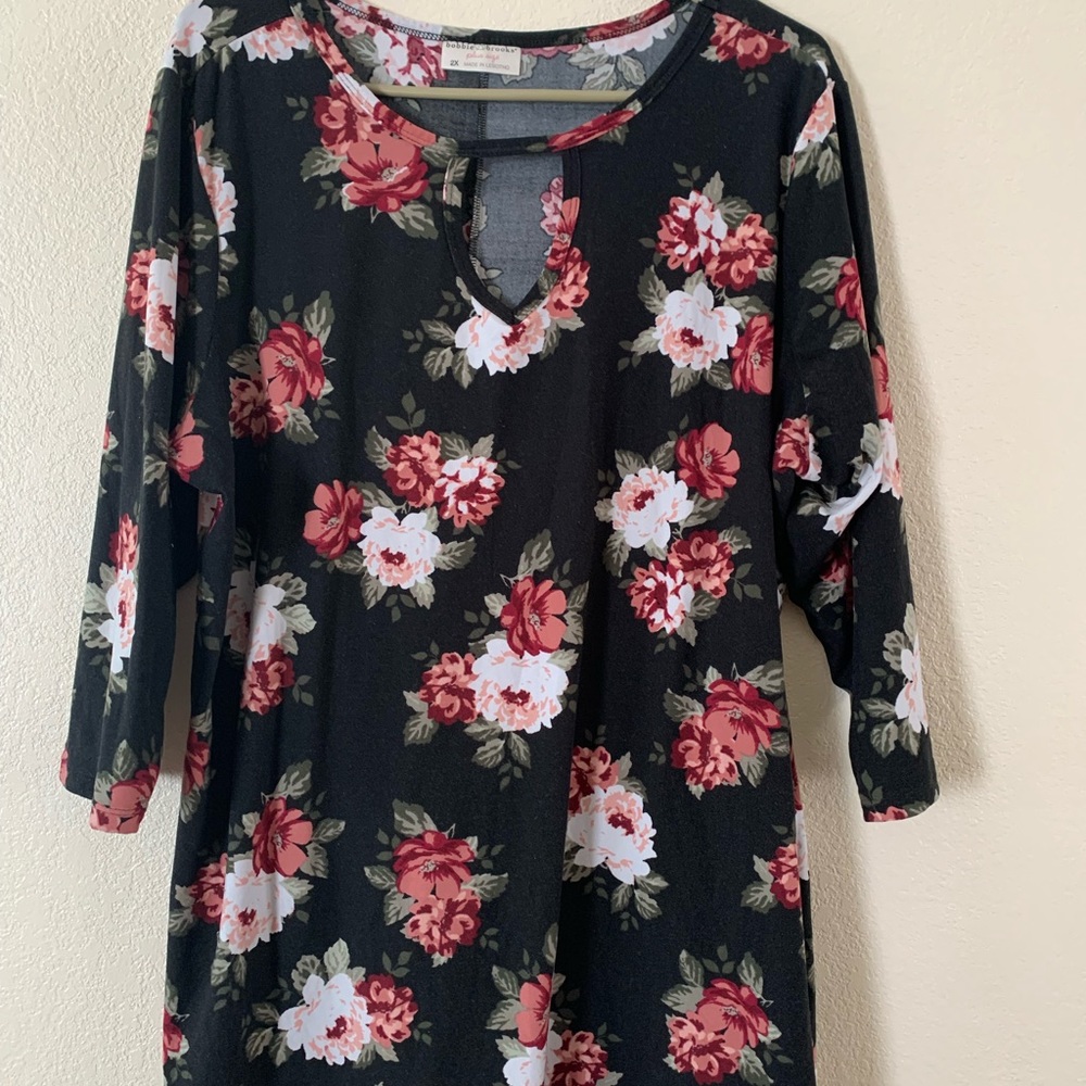 Beautiful floral tunic with keyhole neckline